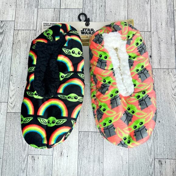 NWT 2 Pair Star Wars Mandalorian Fuzzy Babba Slippers Socks - Picture 1 of 7